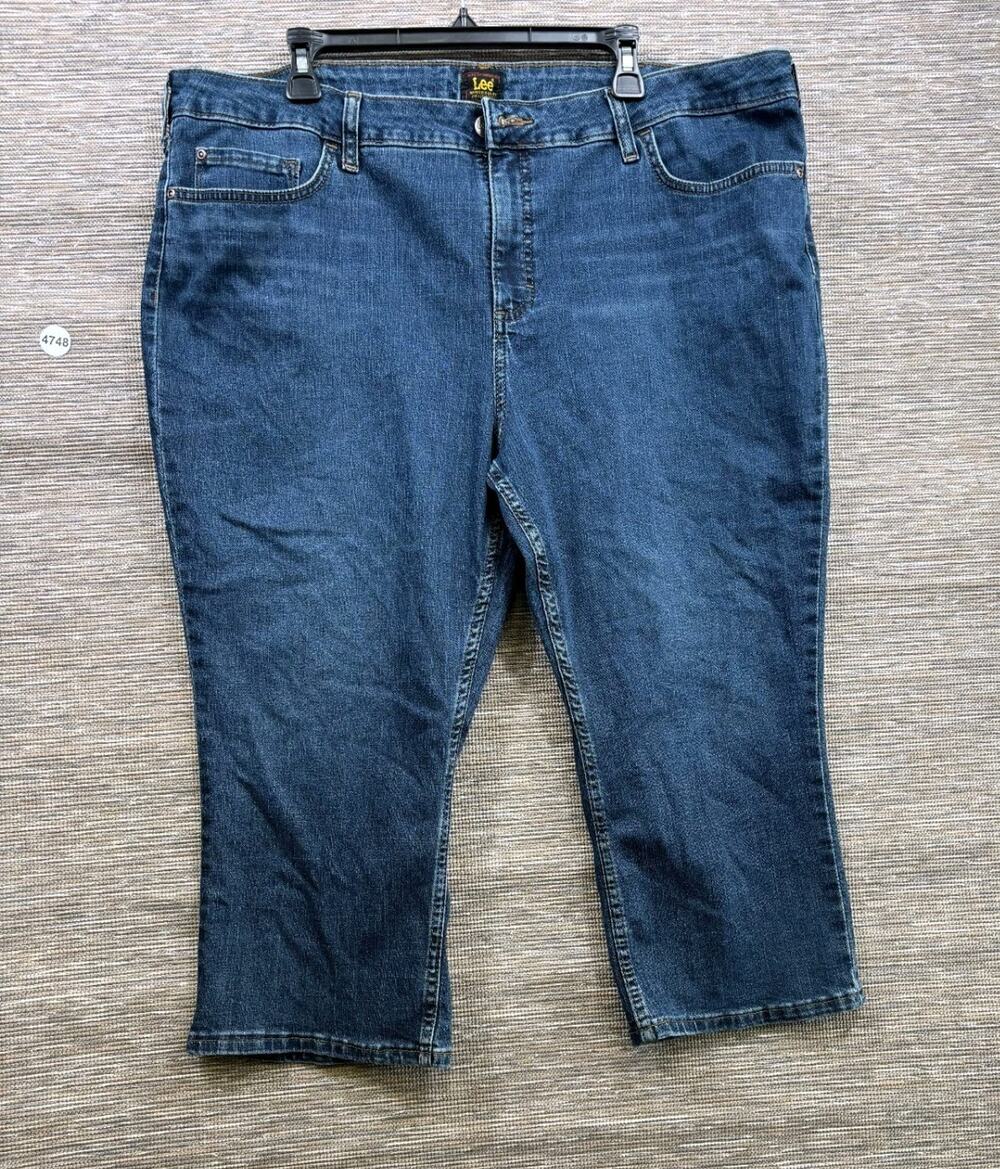 Lee Capri Jeans Womens Size 22M Medium Wash High Rise Denim Stretch